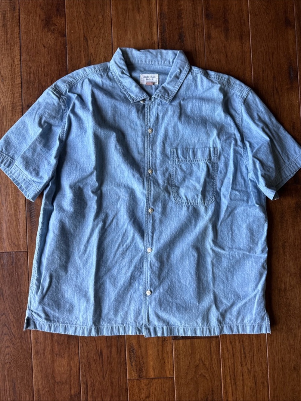 American Eagle Men's XL Blue Short Sleeve Button-Up Shirt Cotton Chambray Denim